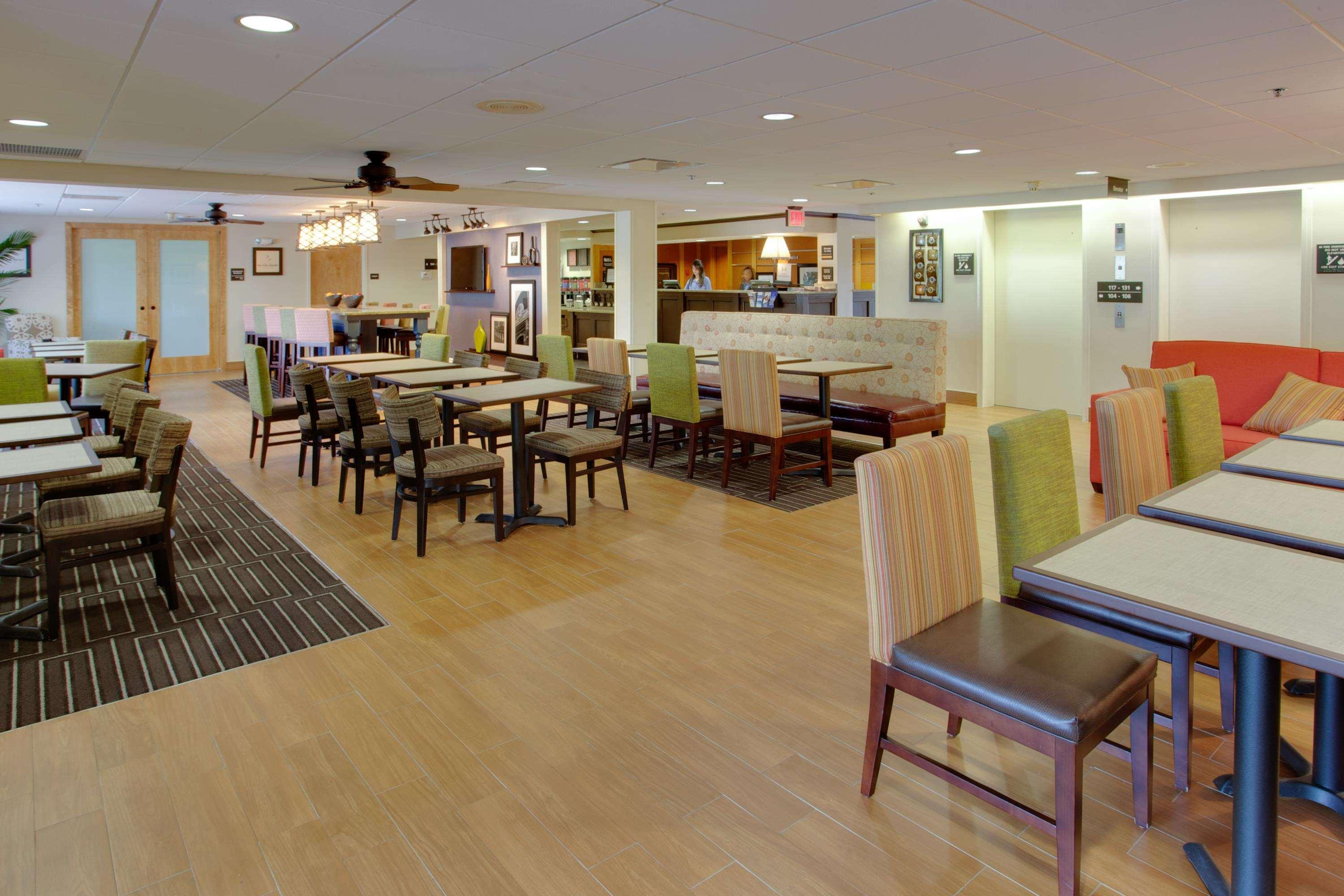 Hotel Hampton Pittsburgh/airport 3*