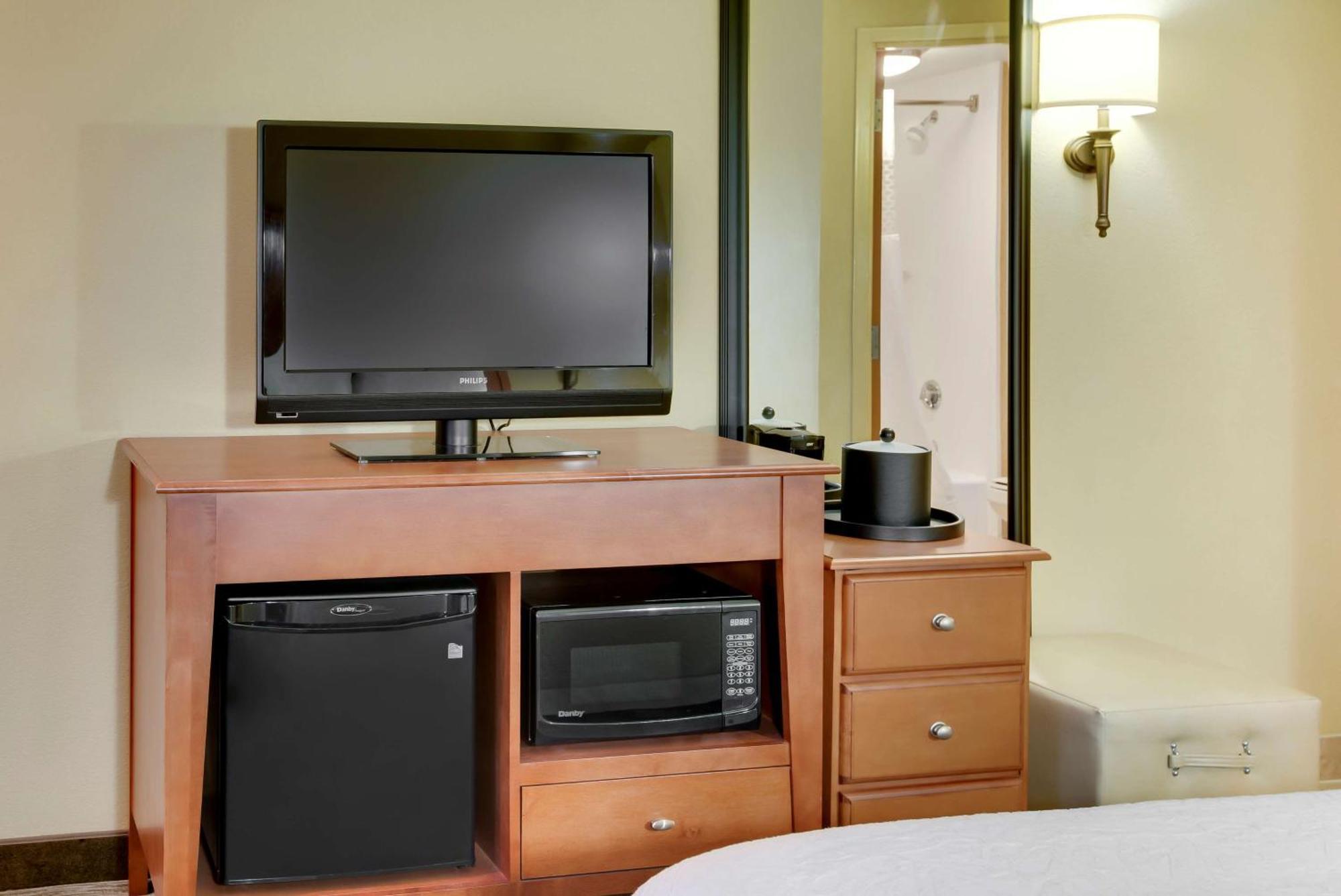 Hampton Pittsburgh/airport 3*