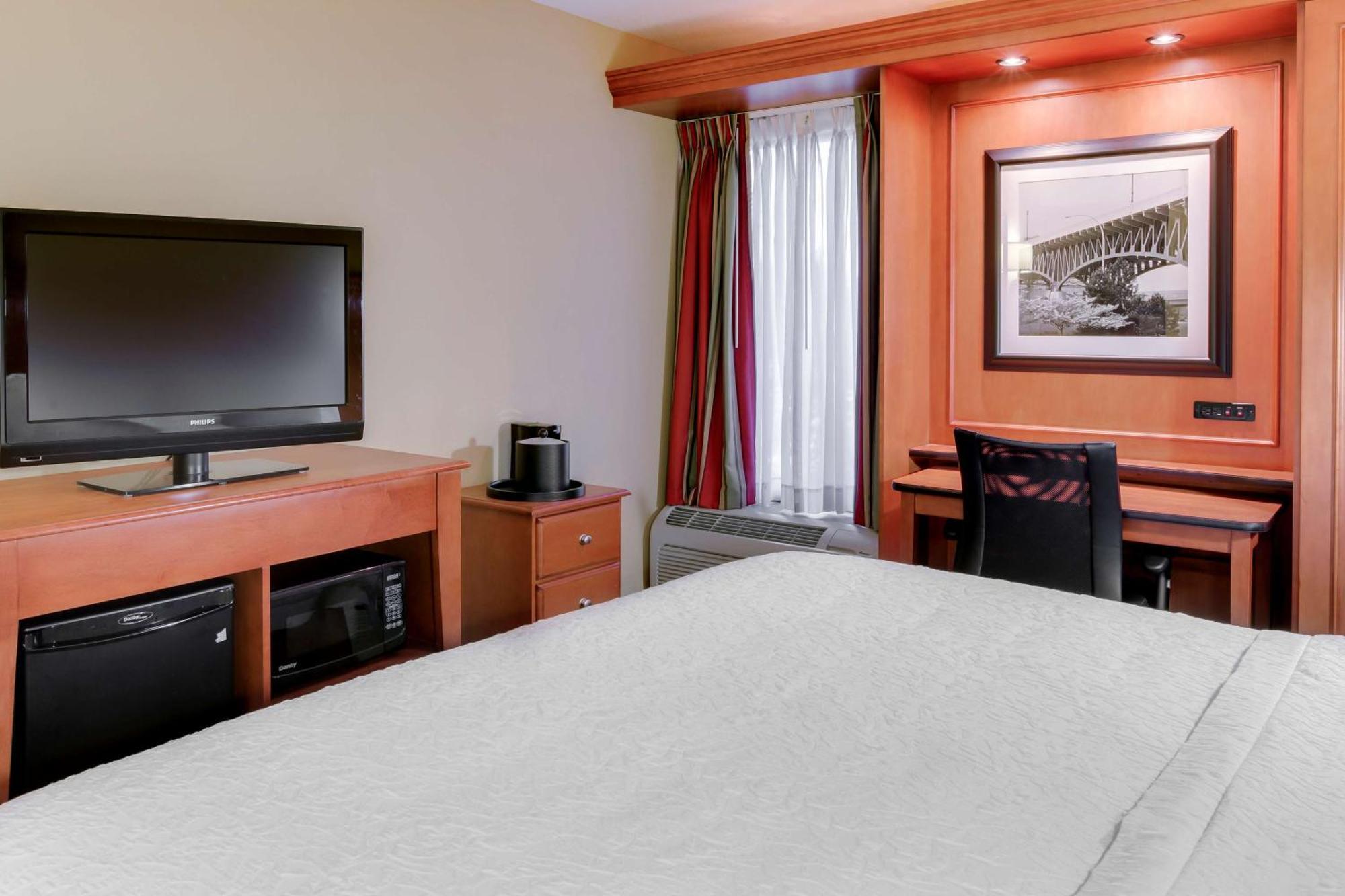 Hampton Pittsburgh/airport 3*