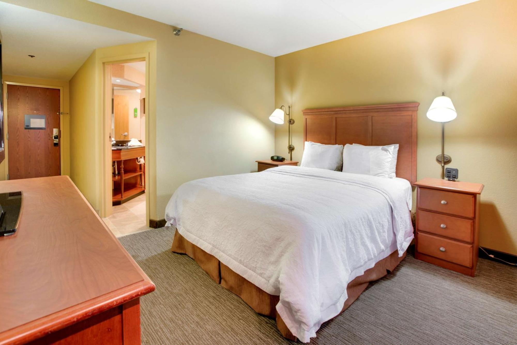 Hotel Hampton Pittsburgh/airport 3*