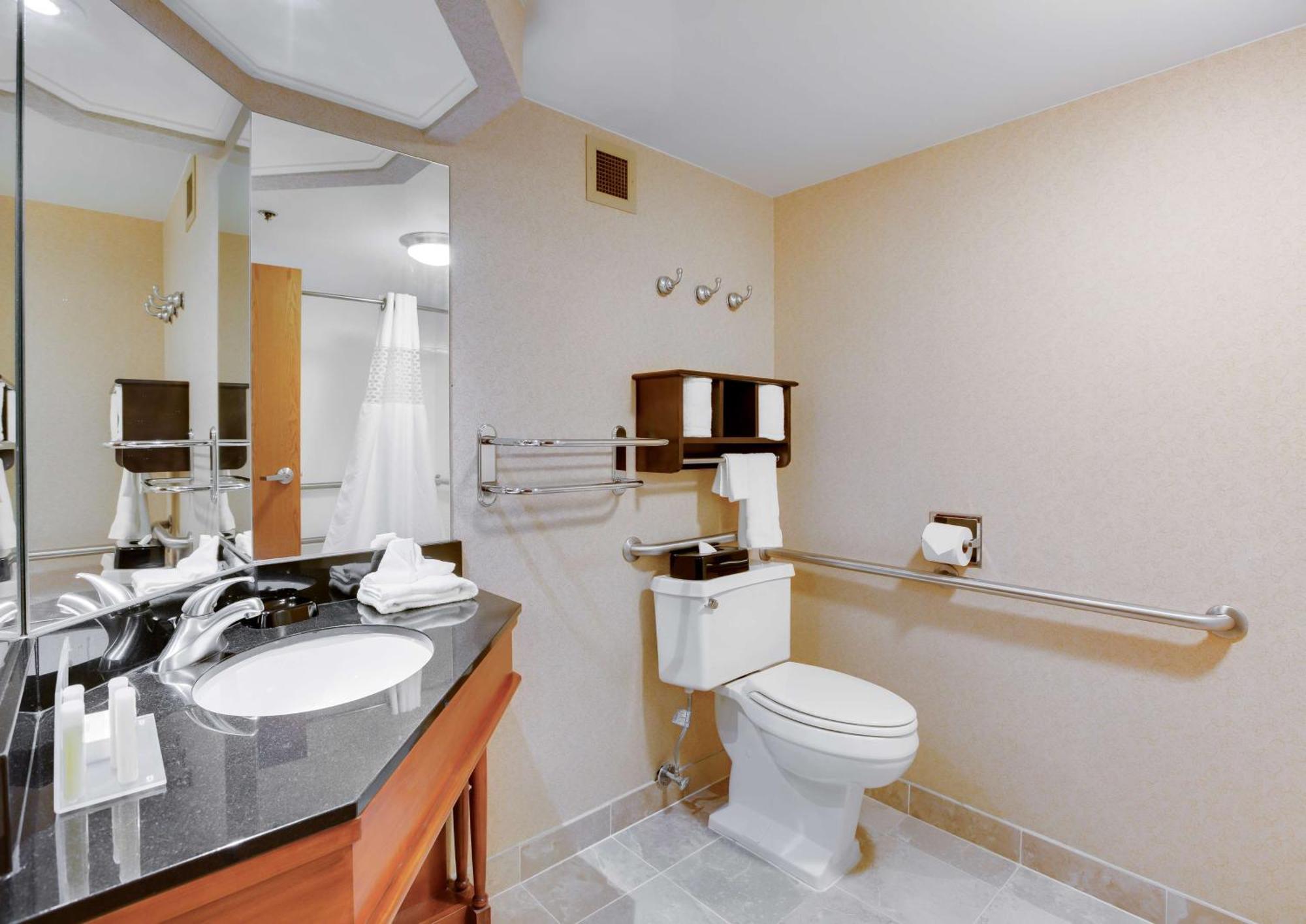 Hampton Pittsburgh/airport Hotel 3*